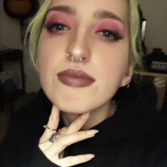 💖 Meet your Posher 💖 - Picture 3 of 5